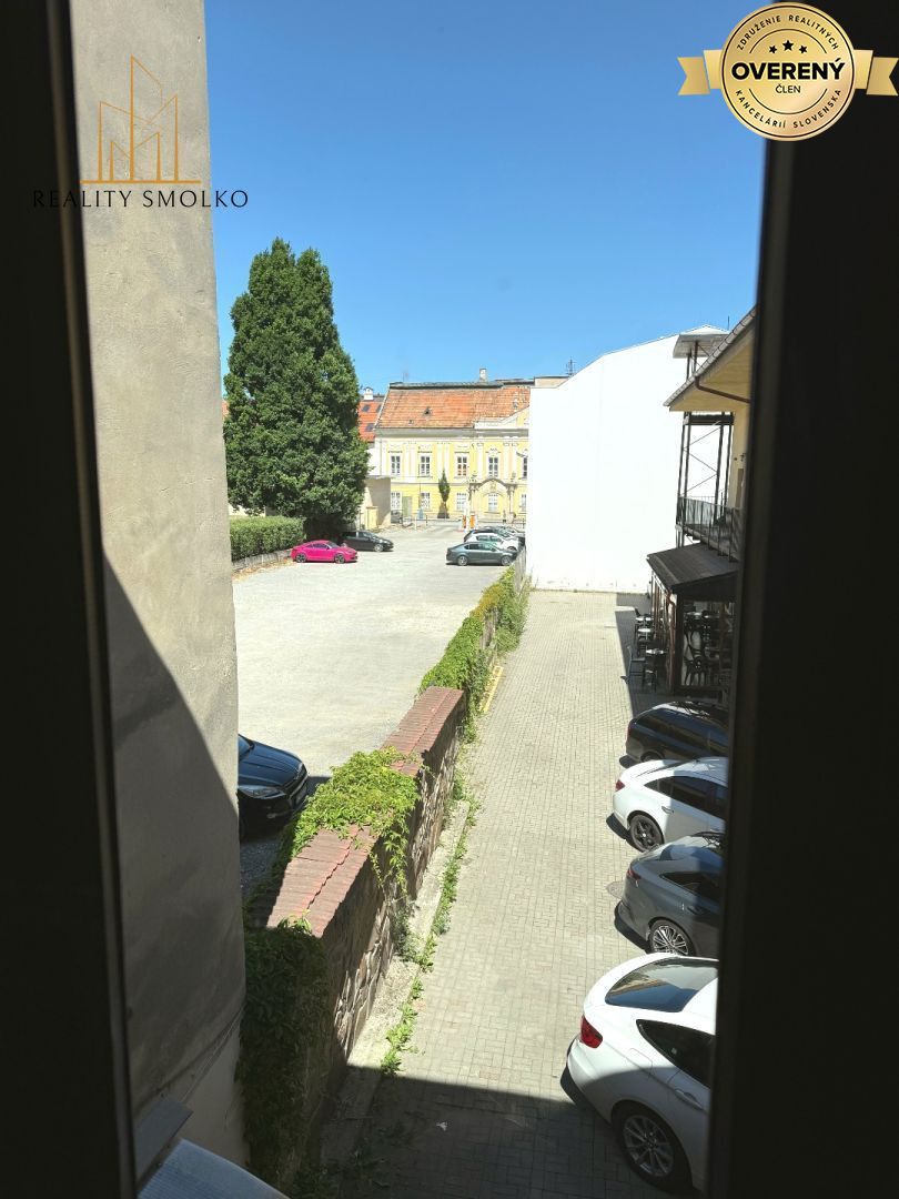 Exkluzívny prenájom kancelárskeho priestoru – historická budova, Hlavn 2