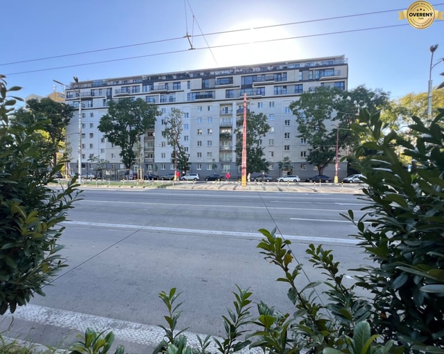 BABONY TRE | 3i tehlový byt v pôvodnom stave na Trnavskej ceste