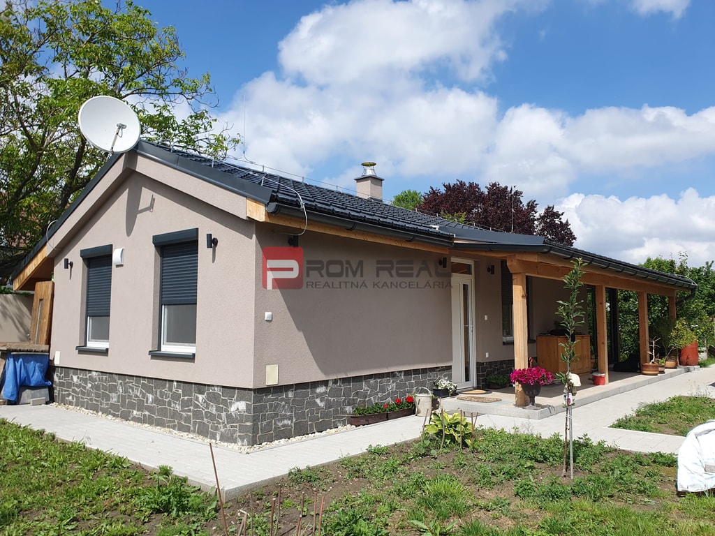 Pozemok 355 m2 so stavebným povolením malý bungalov Marianka 5