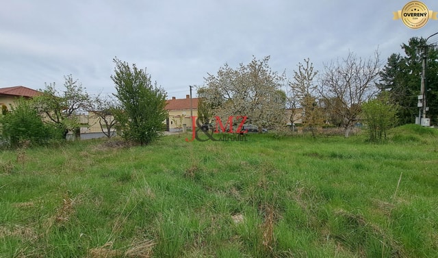 Stav. pozemok 815 m2 s budovou - garážou, Levice, Kalinčiakovo, SM-904