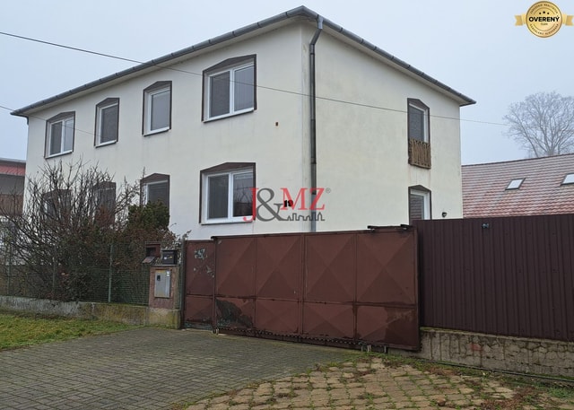 Rodinný dom, 4 bytové jednotky, Kalná nad Hronom (SM-900)