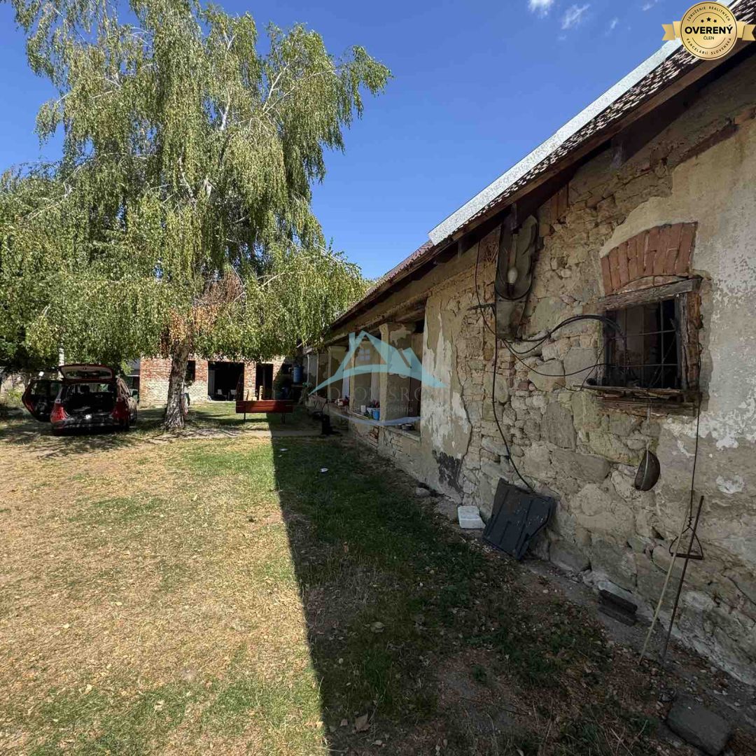 Na predaj starší sedliacky R. dom s obrovským pozemkom 2924m2