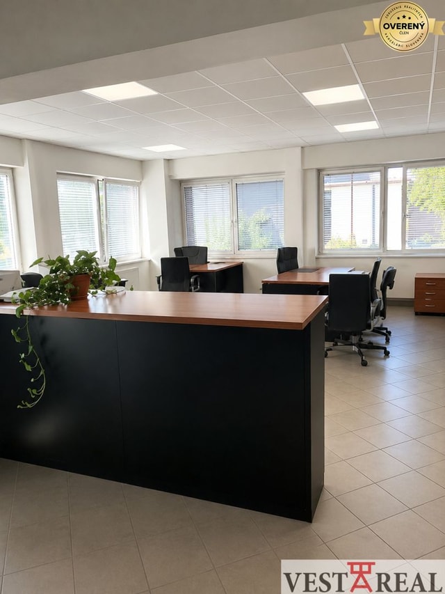 Na prenájom kancelárske priestory od 21 m2 Trnava Skladová ulica