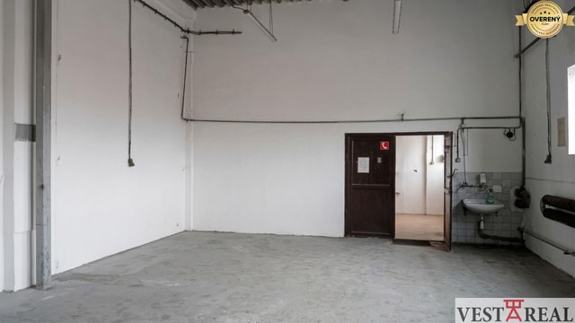 Na prenájom skladový priestor 84 m2 Trnava Trstínska