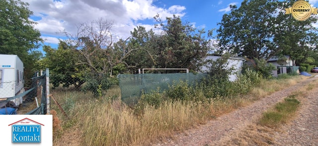 Na predaj záhrada v Nových Zámkoch - 379 m2 s prístreškom