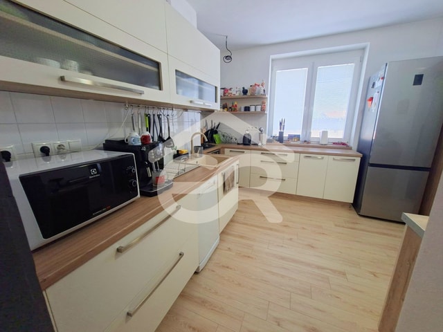 Na predaj 3 izbový byt, Vráble, 80m2, prerobený na 4i byt + záhrada