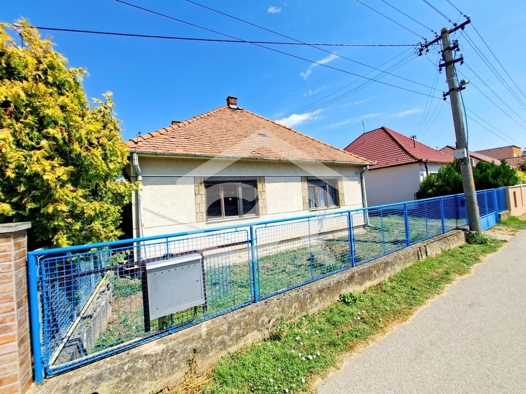 EXKLUZÍVNE Na predaj 3i rodinný dom, Dyčka - Vráble, pozemok 790m2