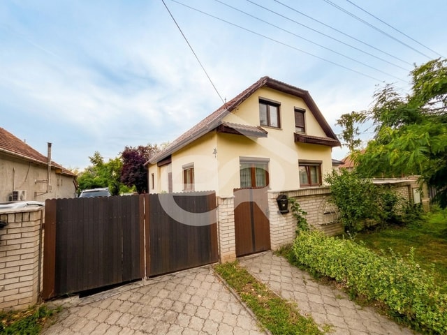 Na predaj 5i rodinný dom vo Vrábľoch, pozemok 1020m2, blízko centra