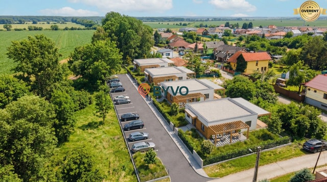 Predáme pozemok s Územným rozhodnutím na výstavbu 4 domov.Odpočet DPH
