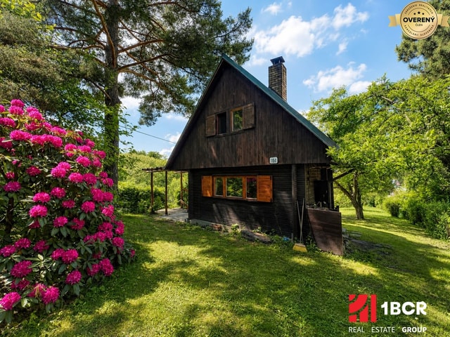 1.BCR | POZEMOK 1061 M² S CHATOU V MARIANKE – IDEÁLNE MIESTO NA ODDYCH
