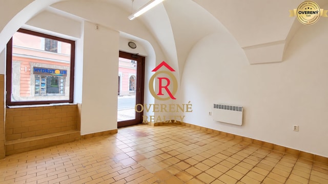 Prenájom obchodných priestorov v centre mesta - Dolná ulica