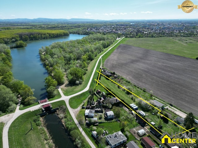 NA PREDAJ POZEMOK NA VÝSTAVBU RODINNÝCH DOMOV PRI MŔTVOM RAMENE