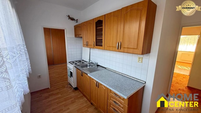 NA PREDAJ 3 IZBOVÝ BYT S BALKÓNOM V KOMÁRNE