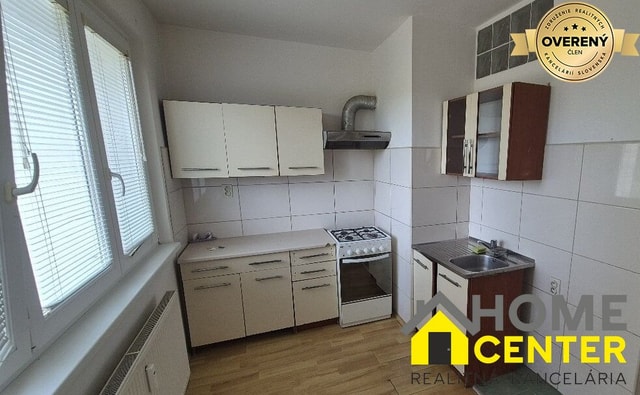 PREDAJ : 1 IZBOVÝ BYT, KOMÁRNO