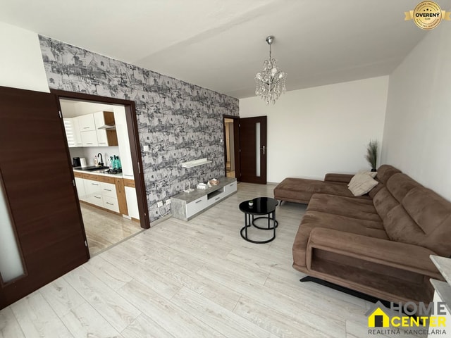 PRENÁJOM , veľký 3 izbový byt ,82m2 ,s balkónom Nové Zámky, prerobený
