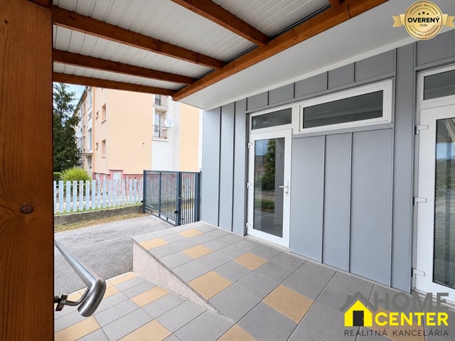 NA PRENÁJOM menší podnikateľský priestor /20 m2/ Komárno