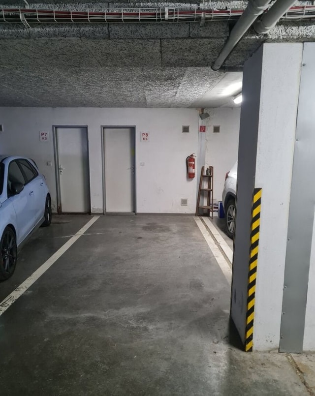 PREDAJ - Garážové státie na Horskej ulici