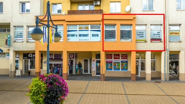 Nebytový priestor Púchov, Pešia zóna ul. Moyzesova, 77,50 m2
