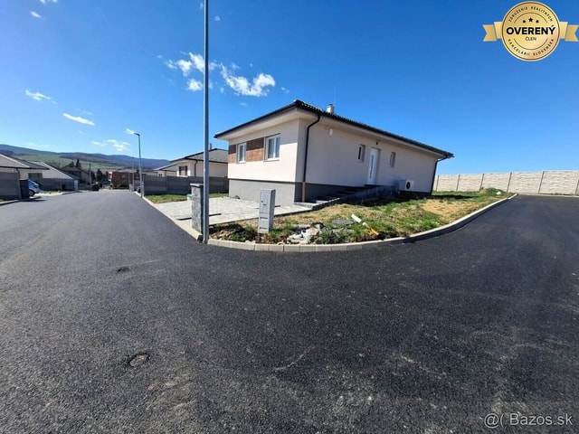 Ponúkame na predaj rodinný dom typ S, pozemok 595 m2