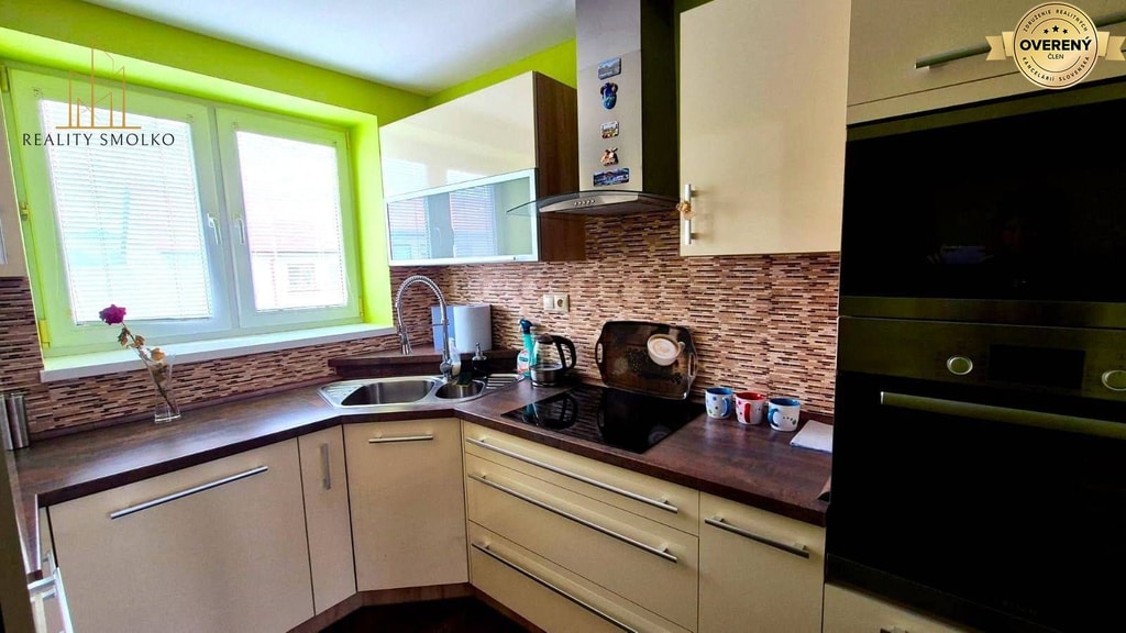 ***PREDANÉ***3i byt, 84 m²,komplet.rekonšt.+ garáž, záhradka,3D